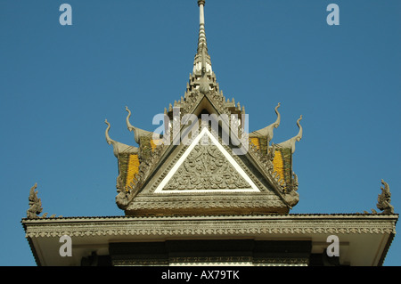 Detail des oberen Teils der buddhistische Stupa, The Killing Felder von Choeung Ek in der Nähe von Phnom Penh, Kambodscha. Stockfoto