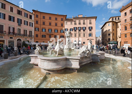 Fontana del Nettuno oder Neptunes-Brunnen, Piazza Navona, Altstadt, Rom, Italien Stockfoto