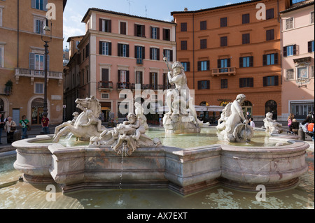 Fontana del Nettuno oder Neptunes-Brunnen, Piazza Navona, Altstadt, Rom, Italien Stockfoto
