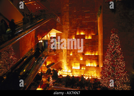 Weihnachtsdeko, Trump Tower, 5th Avenue, Manhattan, New York City, USA Stockfoto