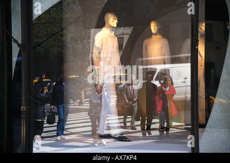 Schaufenster von Saks, 5th Avenue, Manhattan New York, USA Stockfoto