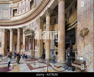 Innenraum des Pantheon, Piazza della Rotonda, Altstadt, Rom, Italien Stockfoto