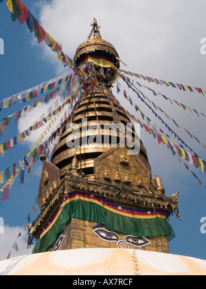 Goldener Turm der SWAYAMBHUNATH STUPA oder "Monkey Temple" Kathmandu Himalaya Nepal Asien Stockfoto