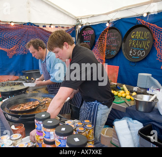 Woburn Auster Seafood Festival 2006 Sommer Stall Inhaber Kochen Fisch Stockfoto