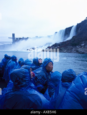 Niagarafälle-Bootsfahrt, Mädchen der Nebel, Ontario, Kanada, USA Stockfoto