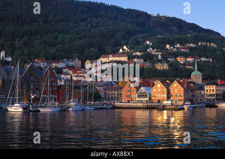 Vagen Hafen mit Floyen Berg, Bergen, Norwegen Stockfoto