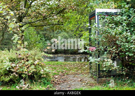 Telefonzelle in Dunsop Bridge von Ordnance Survey als Zentrum von Großbritannien anerkannt Stockfoto