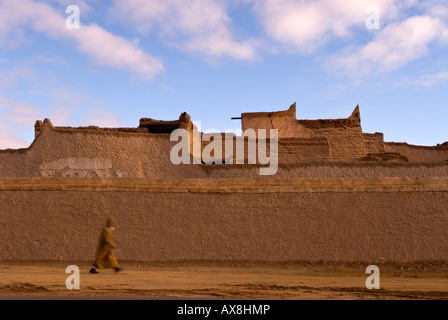 Blick auf die alte Stadt Ghadames aus dem Friedhof Libyen UNESCO Welterbe Stockfoto