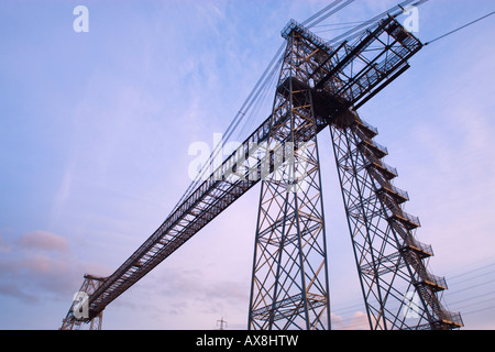 Schwebefähre Newport Gwent Wales in der Abenddämmerung Stockfoto