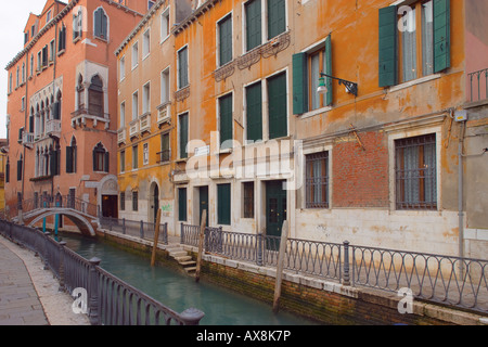 Allgemeine Kanal-Szene im Bereich Castello Venedig Italien Stockfoto