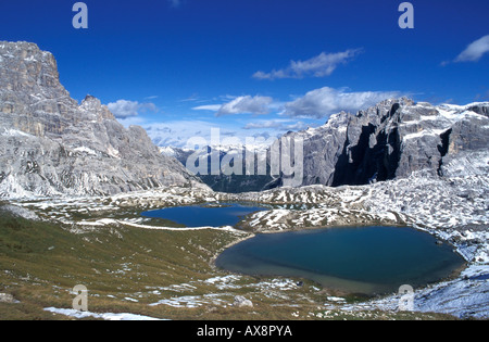 Drei Zinnen, Tre Cime di Lavaredo mit zwei Bergseen, Sextener Dolomiten, Südtirol, Italien Stockfoto