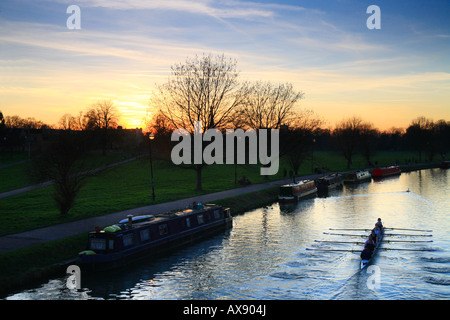 "Ruderer auf dem Fluss Cam" Sonnenuntergang "Gemeinsamen Mittsommer" Cambridge " Stockfoto