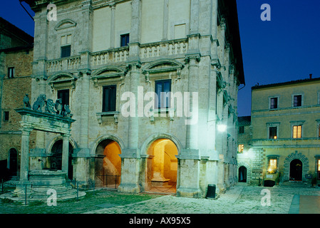 Palazzo Nobili-Tarugi, Piazza Grande, Montepulciano Toskana, Italien Stockfoto