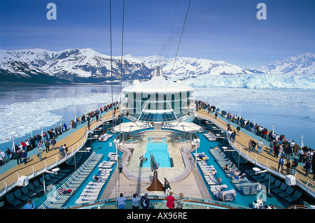 WOC versenden, Cruiser Rhapsody des Meeres, in der Nähe von Hubbard-Gletscher, Gletscher-Bucht, Alaska, USA Stockfoto