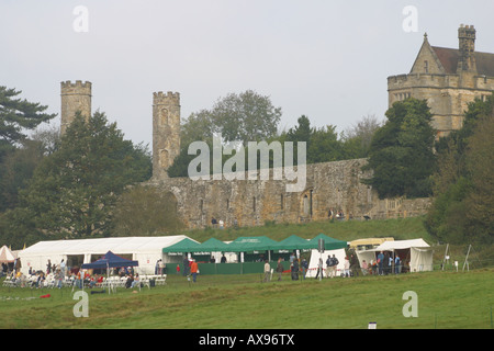 Battle Abbey Comemorative Souvenir Stände Zelte Schlacht von Hastings East Sussex england Stockfoto