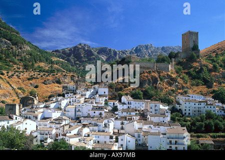 La Yedra, maurische Burgturm, Dorf von Cazorla, weißes Dorf, Sierra de Carzorla, Provinz Jaén, Andalusien, Spanien Stockfoto