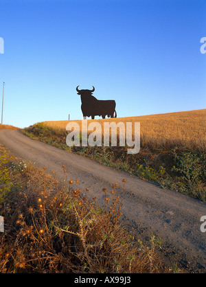 Osborne Stier, inoffizielles Nationalsymbol Spaniens Sehenswürdigkeiten Public domain seit 1994, Provinz Malaga, Andalusien, Spanien Stockfoto