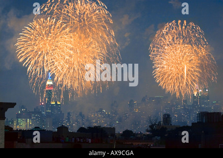 Feuerwerk 4. Juli 2006 New York City Blick vom Greenpoint Brooklyn Stockfoto