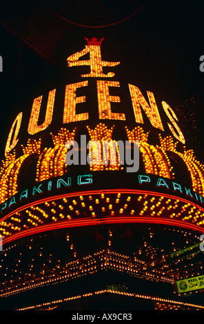 4 Königinnen-Casino in der Nacht, Las Vegas, Nevada, USA Stockfoto