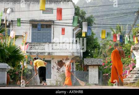 Buddhistischen Novizen Luang Prabang Stockfoto