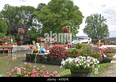 Hübsches Schloss, Canal du Nivernais Stockfoto