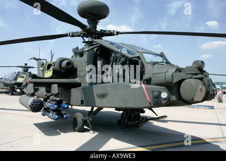 RNLAF Boeing Longbow Apache AH64D Hubschrauber auf statische Anzeige RIAT 2005 RAF Fairford Gloucestershire England Großbritannien Stockfoto