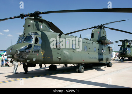 RAF Chinook auf statische Anzeige RIAT 2005 RAF Fairford Gloucestershire England UK Stockfoto