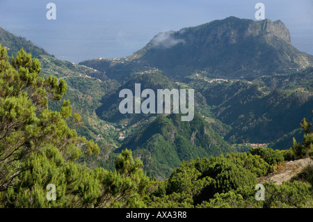 Portugal-Madeira-Blick vom Pico Arieiro auf Faial Stockfoto