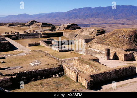 Elk143 1327 Mexiko Oaxaca Monte Alban 300-700 D-Hauptplatz Stockfoto