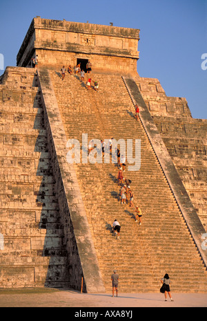 Elk156 1825 Mexiko Yucatan Chichen Itza El Castillo Pyramide des Kukulcan Maya-Post Classic Toltec Zeitraum 900 1200 Stockfoto