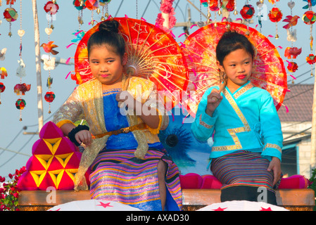 Childrens Parade Bo Sang Umbrella Festival Chiang Mai Nord Thailand Stockfoto