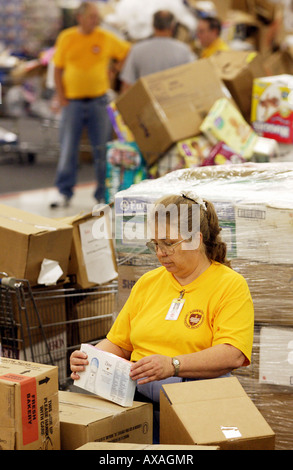 Verteilung der humanitären Hilfe nach dem Hurrikan Katrina, Lafayette, USA Stockfoto