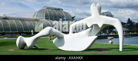 Große liegende Figur, Gärten 1984 Henry Moor in Kew London England UK Stockfoto