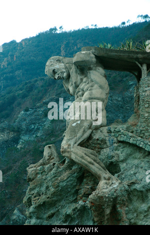 Statue der Riese und die Clam Monterosso al Mare Italia Stockfoto