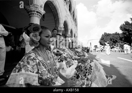 Maya-Tänzer auf dem Hauptplatz in Merida, Mexiko Stockfoto