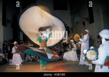 Die Al Tannoura ägyptischen Erbe Tanzgruppe traditionelle Sufi Tanz Stockfoto