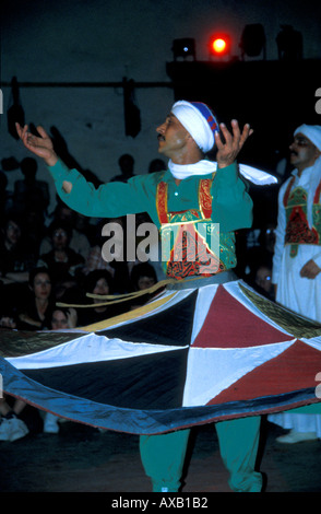 Die Al Tannoura ägyptischen Erbe Tanzgruppe traditionelle Sufi Tanz Stockfoto