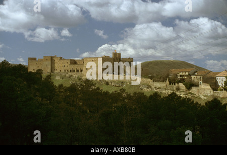 Der Parador Siguenza befindet sich in der mittelalterlichen Burg des 12. Jahrhunderts Stockfoto