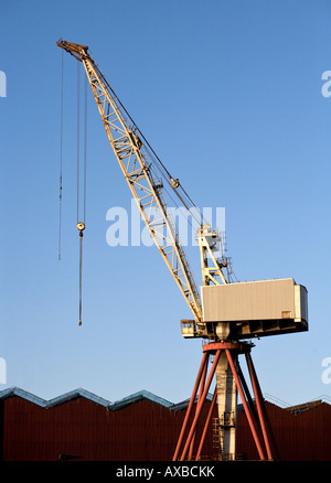 Schweres Heben Krane in der BAE Systems-Werft auf dem Fluss Clyde-Glasgow, UK Stockfoto