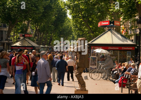 Spanien Barcelona Las Ramblas Touristen kiosk Stockfoto