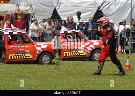 Mini Auto Anzeige rot gesägt anpassen Land zeigen vorderen Hälfte lambeth Brixton London Stockfoto