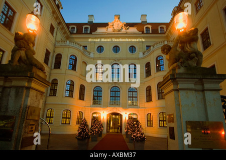 Dresden Altstadt Zentrum Taschenbergpalais Kempinski Hoteleingang twilight Stockfoto