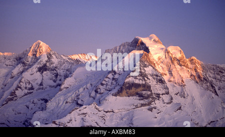 Schweiz-Schweizer Alpen Berner Alpen Mönch Moench 4099mn Mount Eiger Top Europa Sonnenuntergang Stockfoto