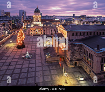 Berlin Gendarmenmarkt Weihnachten Baum Deutscher Dom Blick vom französischen Dom oben Stockfoto