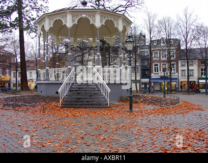 Musikpavillon Munsterplein Roermond Niederlande im Herbst Stockfoto