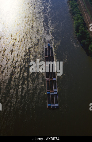 Luftaufnahme des Kohle-Lastkahn auf Mississippi in der Nähe von Hannibal Missouri USA reisen Stockfoto