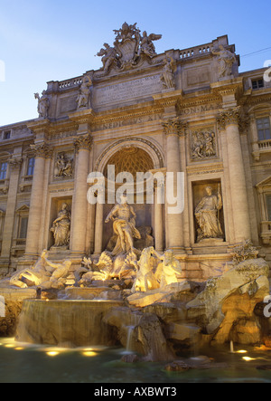 Trevi-Brunnen bei Nacht Lazio Rom Italien Stockfoto