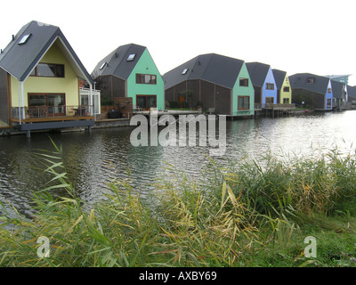 Wohnhäuser von der Wasterside in Almere Buiten Niederlande Stockfoto