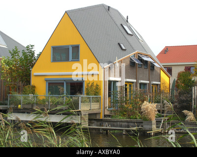 Heim von der Wasserseite in Almere Buiten Niederlande Europa Stockfoto