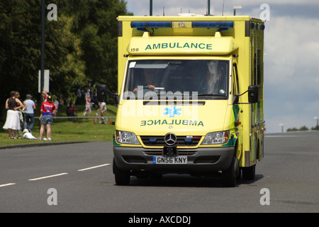 Tour de France uk Werbe Escort Fahrzeug van Stockfoto